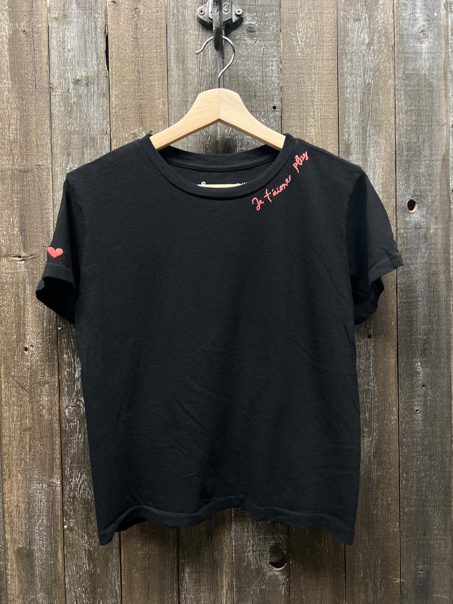 LOVE NOTE TEE PERSONALIZED HAND EMBROIDERY (Black)