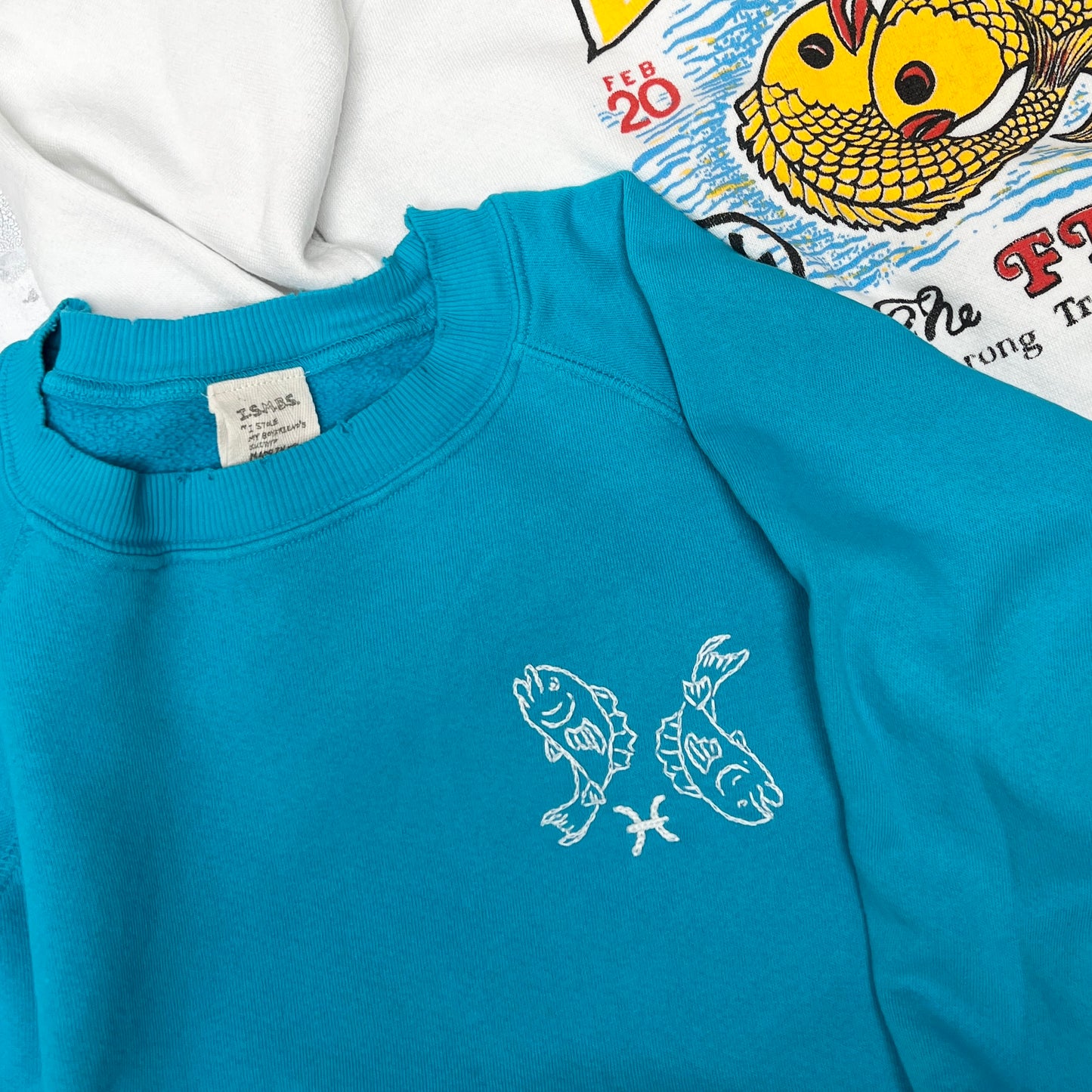 Choose Your Horoscope with your Initial Sweatshirts (16Colors)