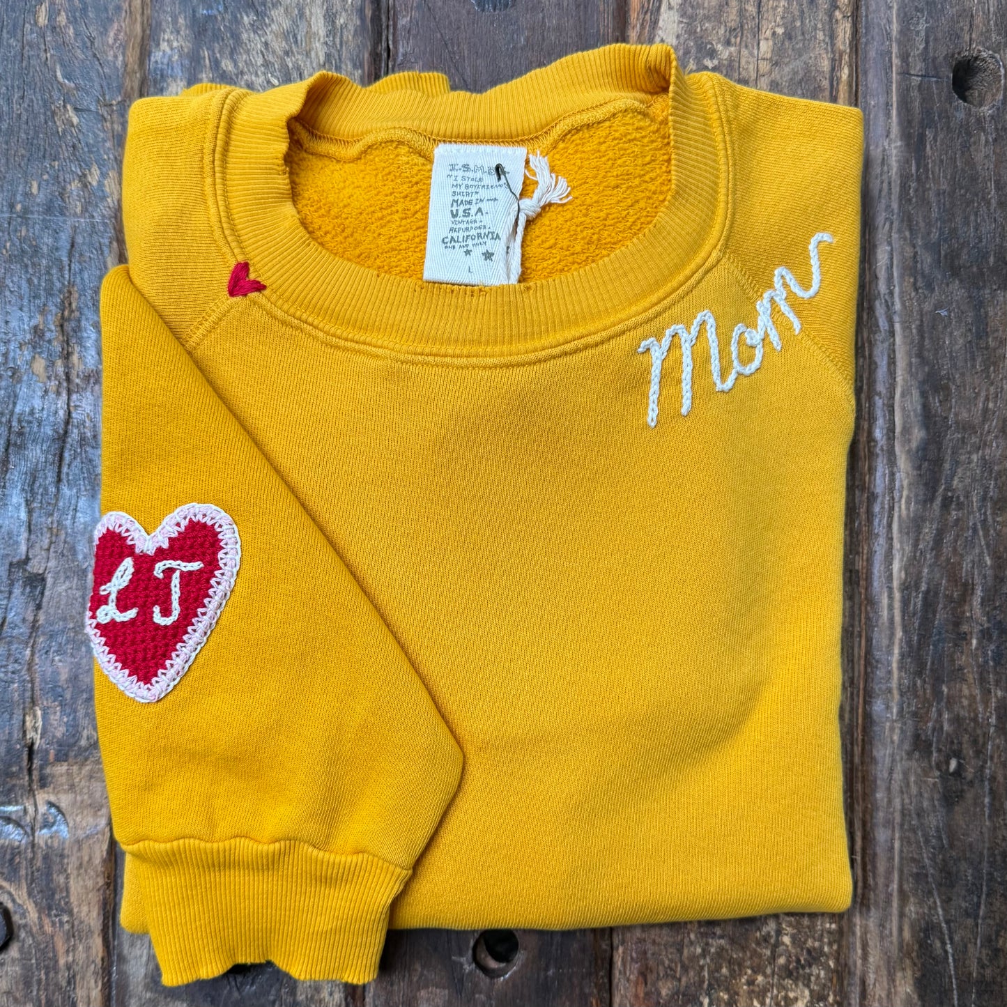 Crochet Heart with CUSTOM INITIAL & CUSTOM HAND EMBROIDERY ON NECKLINE Sweatshirt (17Colors)