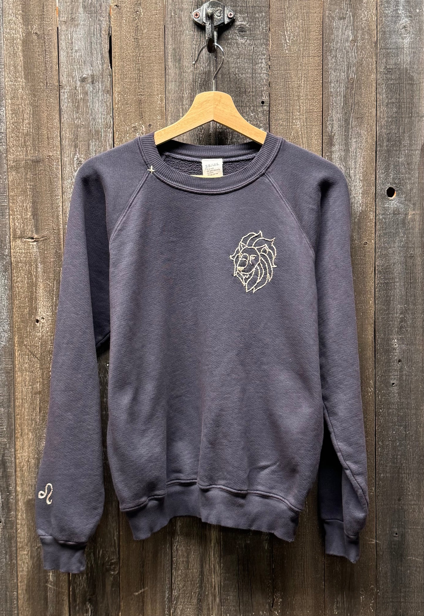 Leo Sweatshirt (17 Colors)