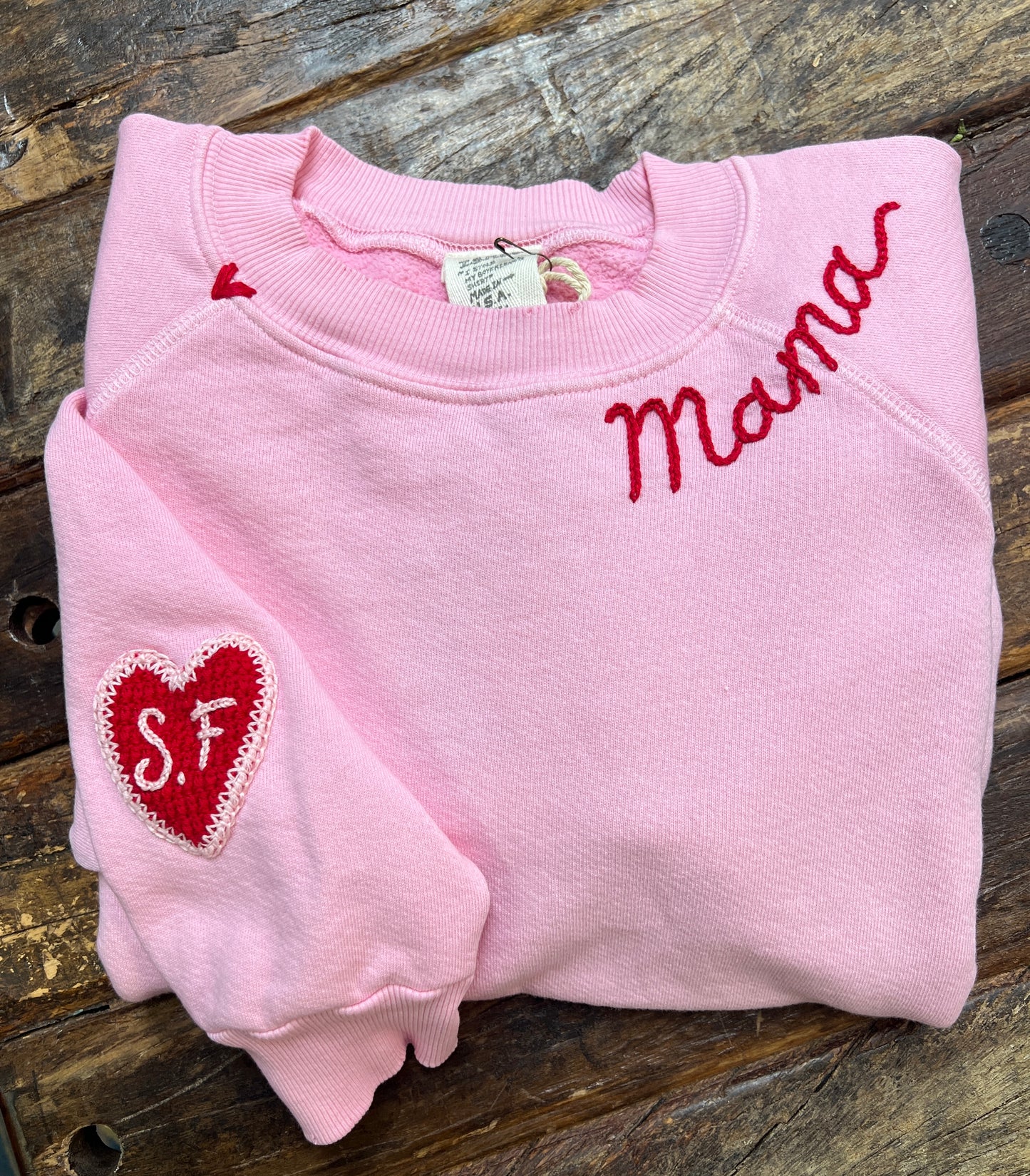 Crochet Heart with CUSTOM INITIAL & CUSTOM HAND EMBROIDERY ON NECKLINE Sweatshirt (17Colors)