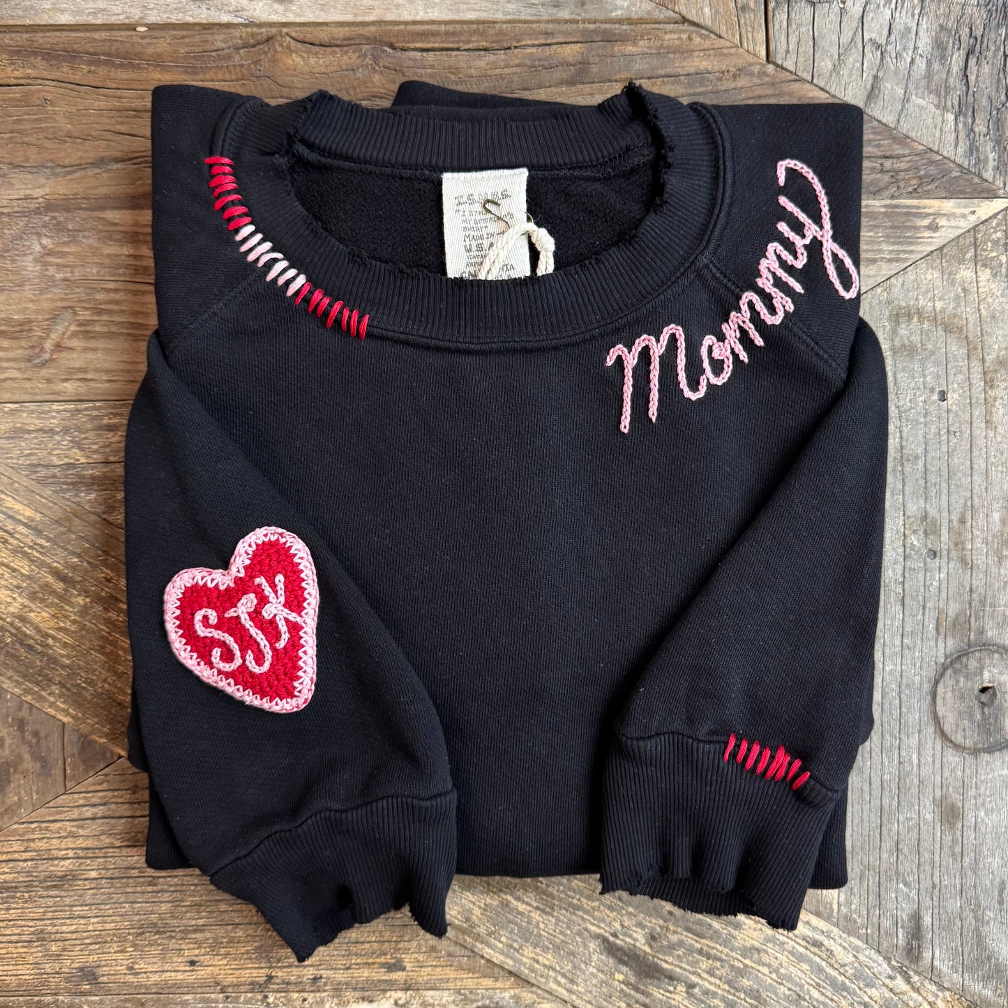 Crochet Heart with CUSTOM INITIAL & CUSTOM HAND EMBROIDERY ON NECKLINE Sweatshirt (17Colors)