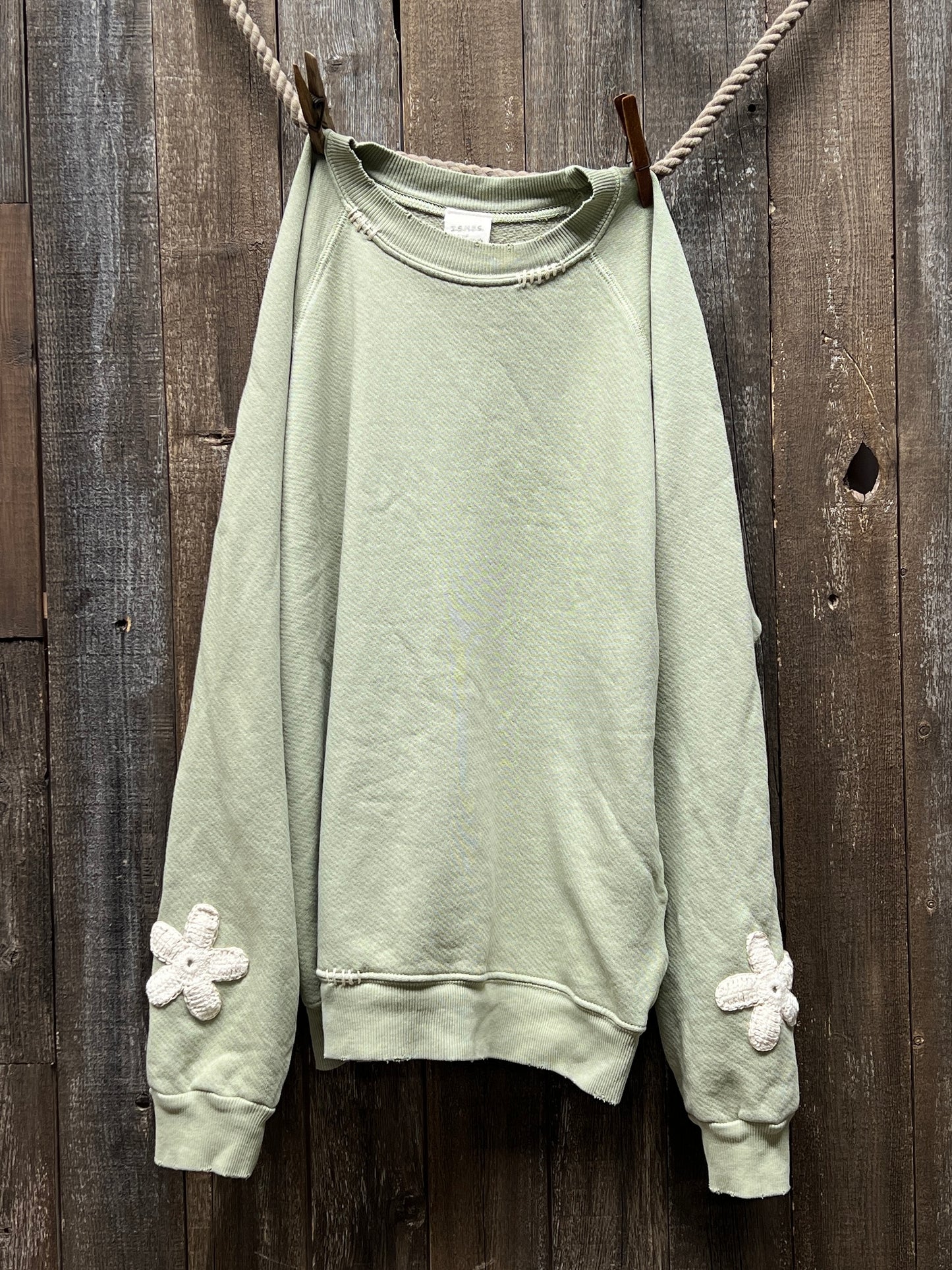 Crochet Daisy Sweatshirts WITH CUSTOM HAND EMBROIDERY (19Colors)