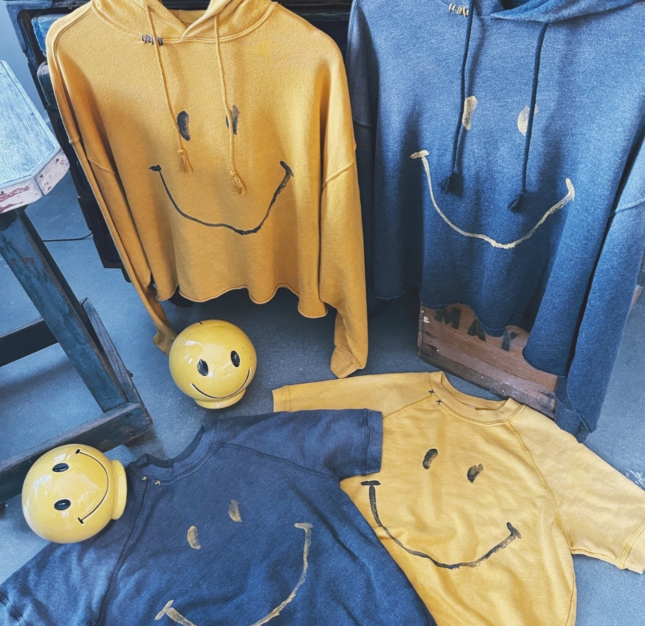 Smiley Hoodie (2 Colors)