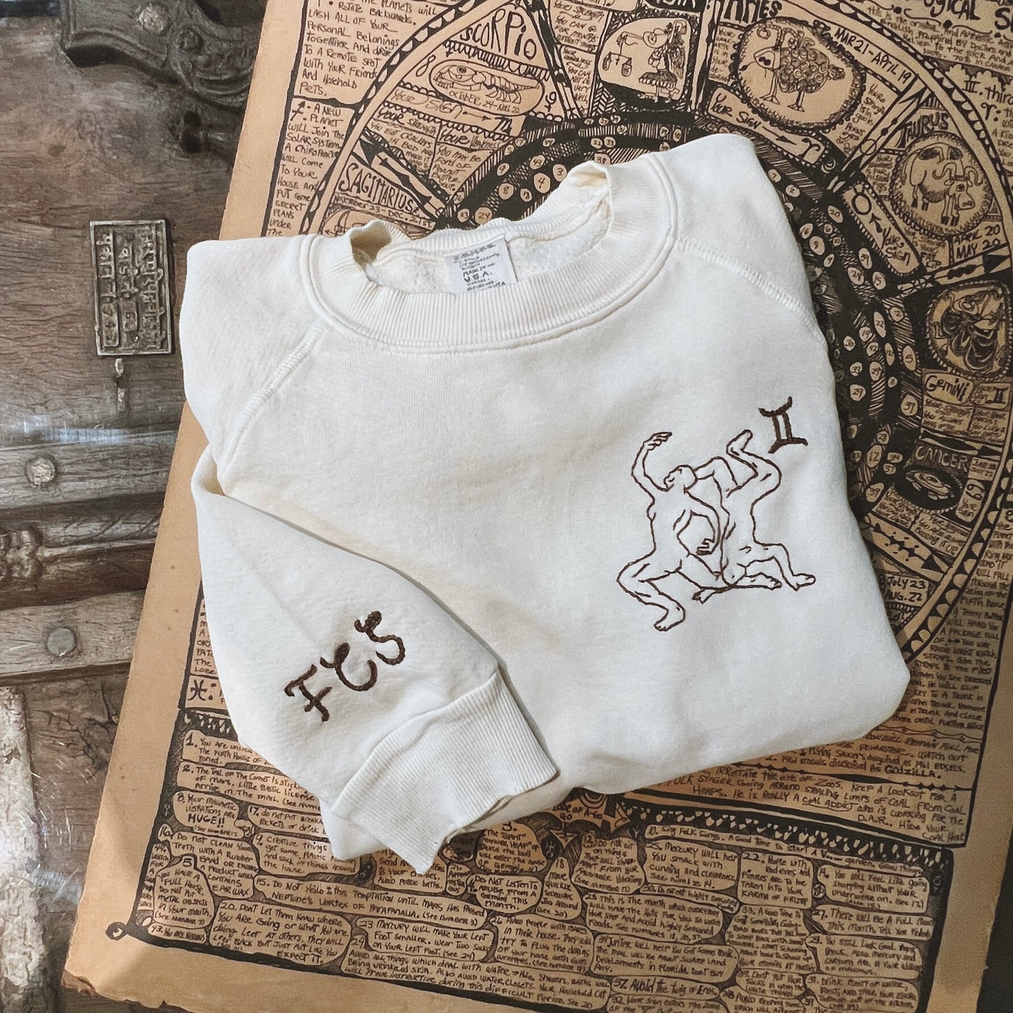 Choose Your Horoscope with your Initial Sweatshirts (16Colors)