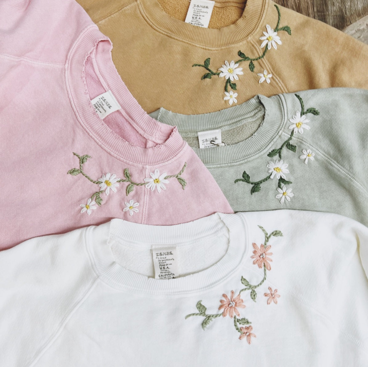 Daisies Sweatshirt (13 Colors)