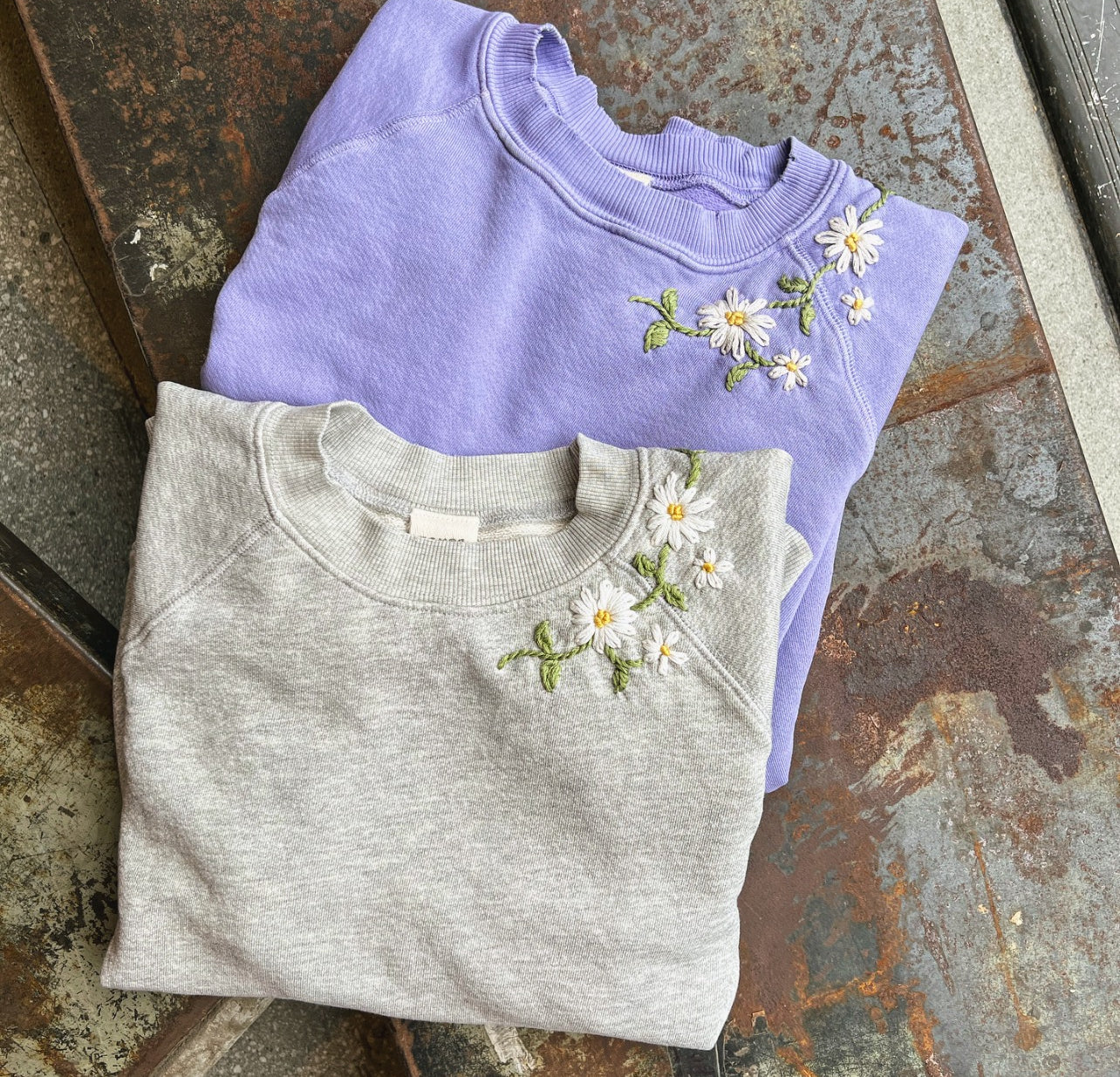Daisies Sweatshirt (13 Colors)