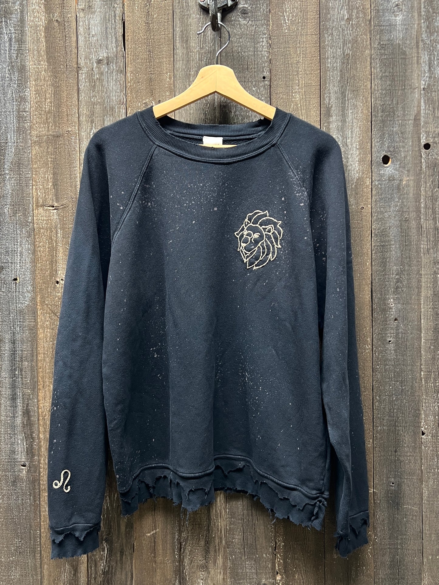 Leo Sweatshirt (17 Colors)