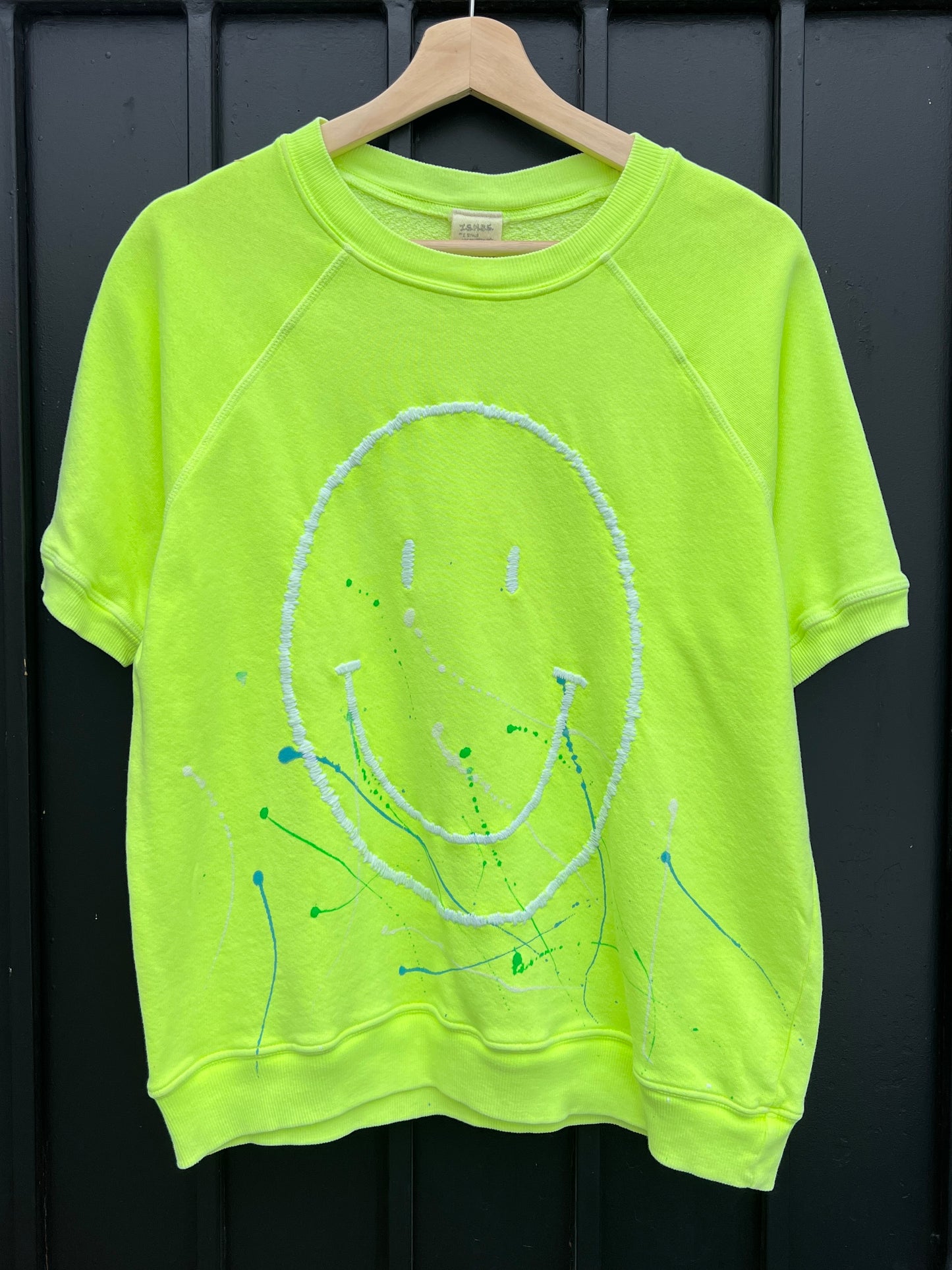 Neon Splash Big Smiley Face Shorty Sweatshirt(3Colors)