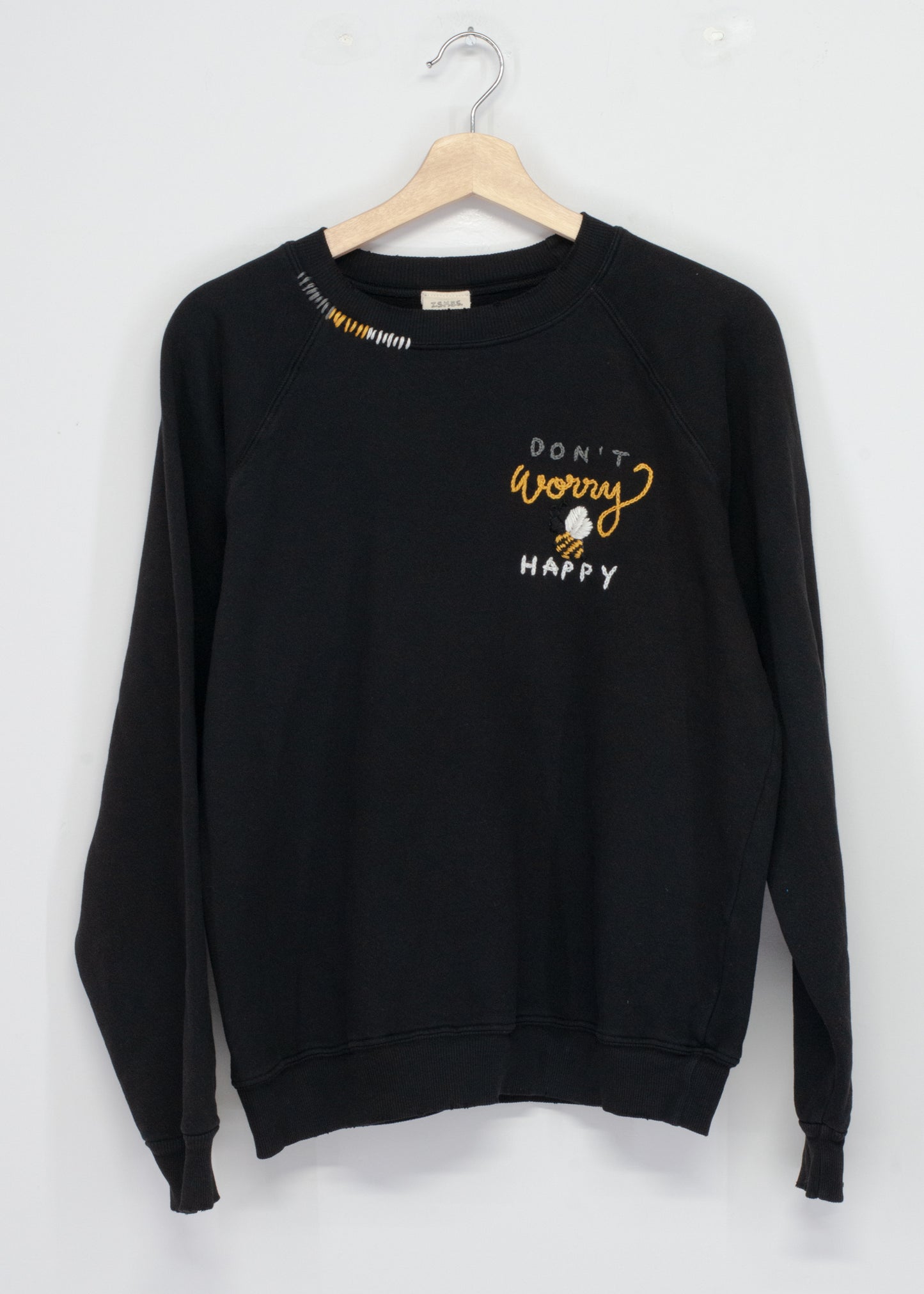 Don't Worry Bee Happy Sweatshirt(4 Colors)