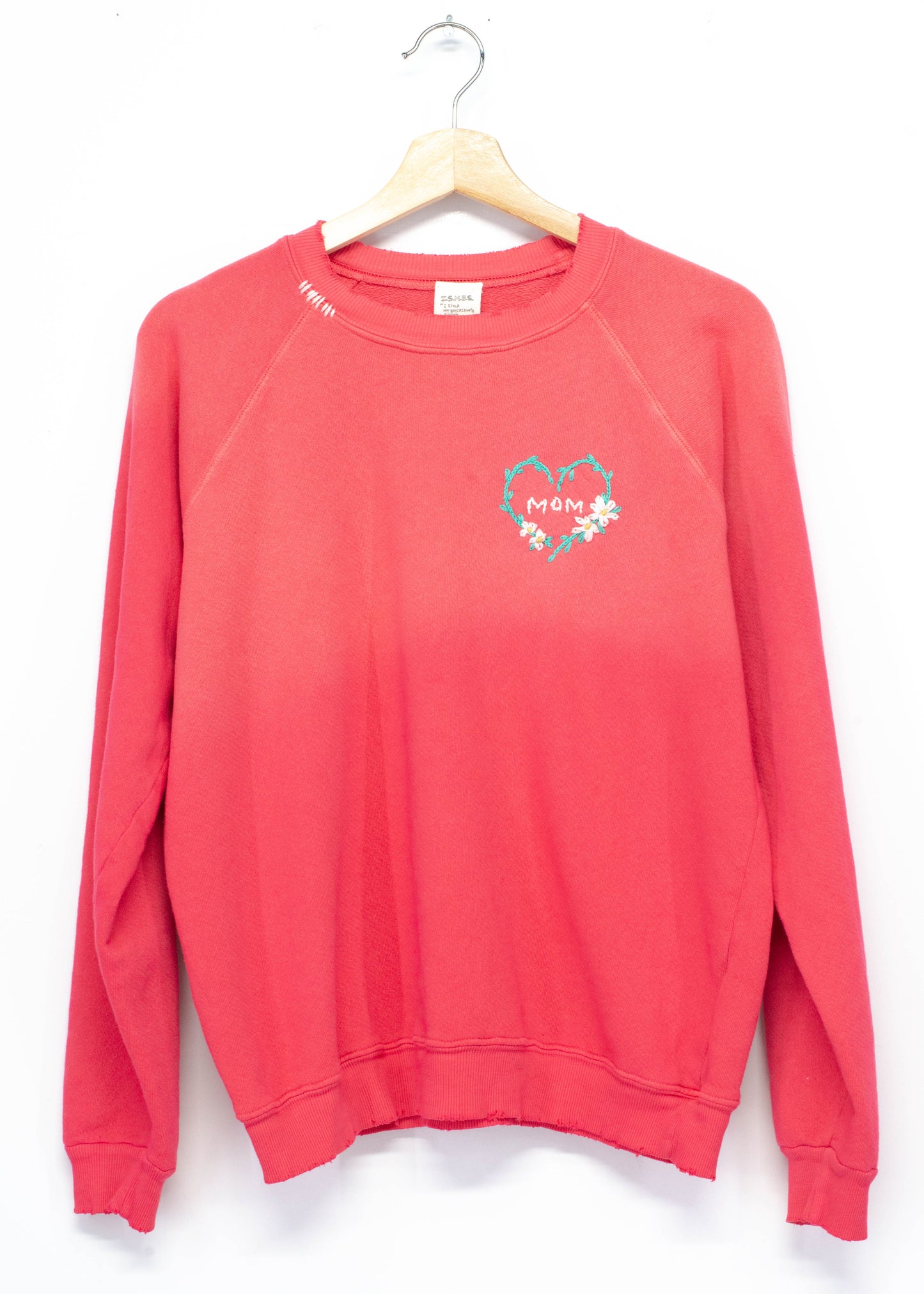 Heart Floral Wreath with MOM Sweatshirts (16 Colors)