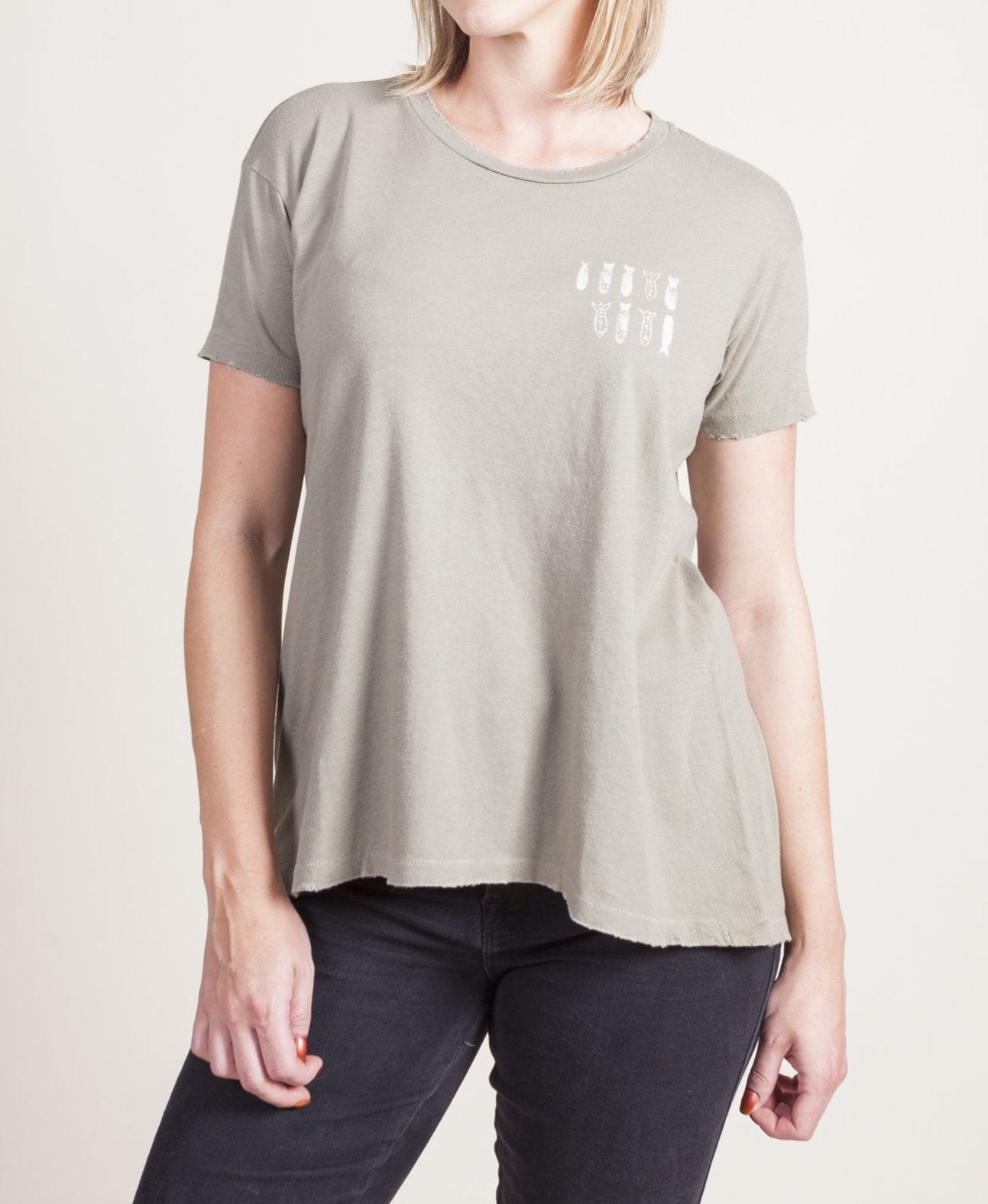 BOMBS IN THE HEART TEE