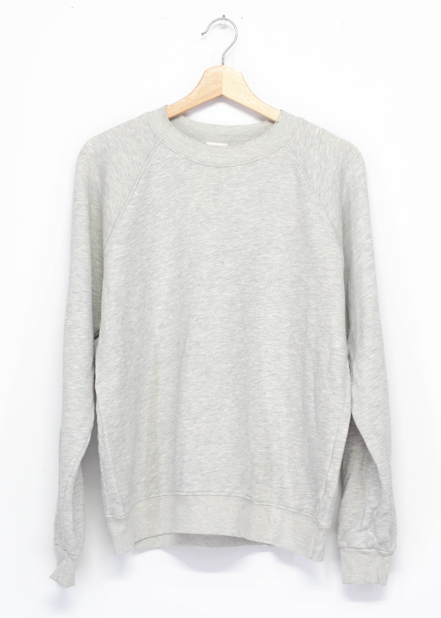 Heart Floral Wreath with MOM Sweatshirts (16 Colors)