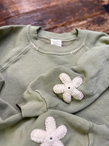 Crochet Daisy  Sweatshirts WITH CUSTOM HAND EMBROIDERY (19Colors)