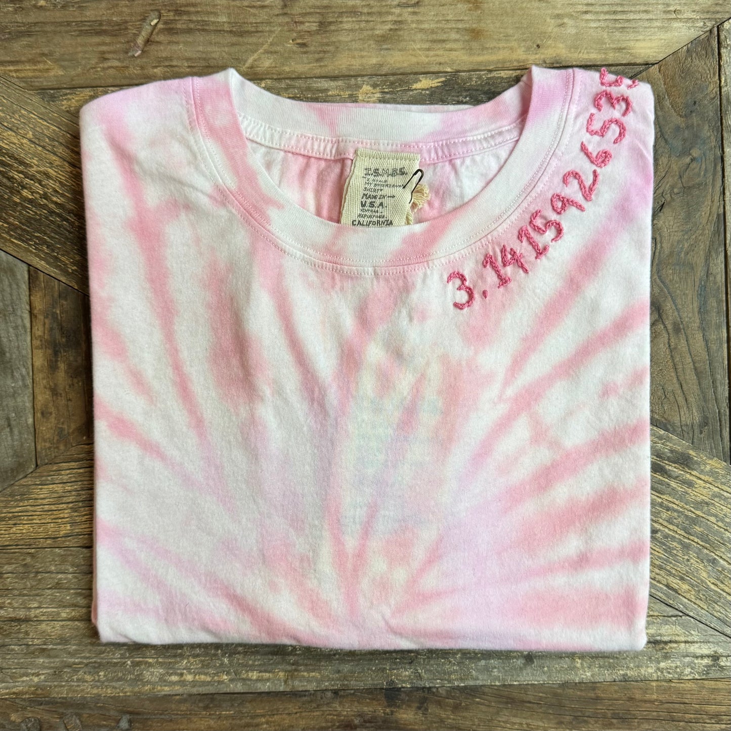 TIE DYE S/S TEE WITH CUSTOM HAND EMBROIDERY(4 Colors)