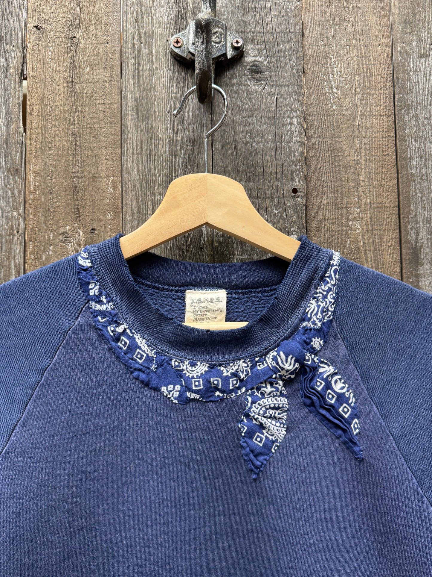 VINTAGE SHORTY/LONG SLEEVE SWEATSHIRT WITH  BANDANA