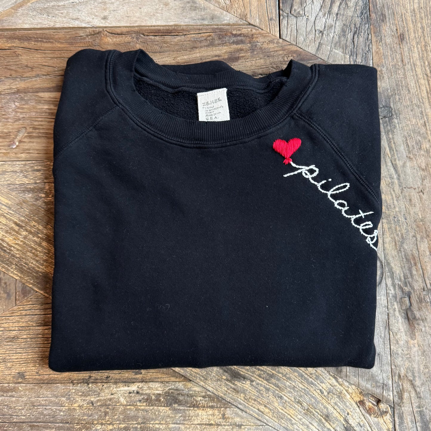 ❤️balloon w/ Personalized Hand Embroidery Sweatshirt (21 Colors)