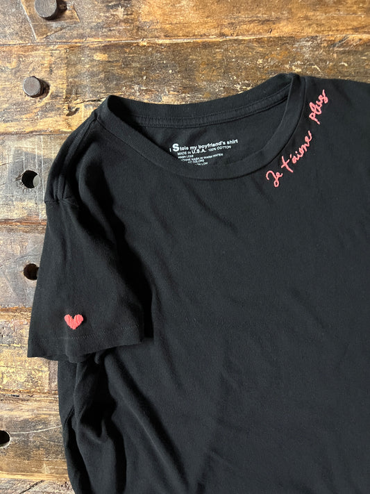LOVE NOTE TEE PERSONALIZED HAND EMBROIDERY (Black)
