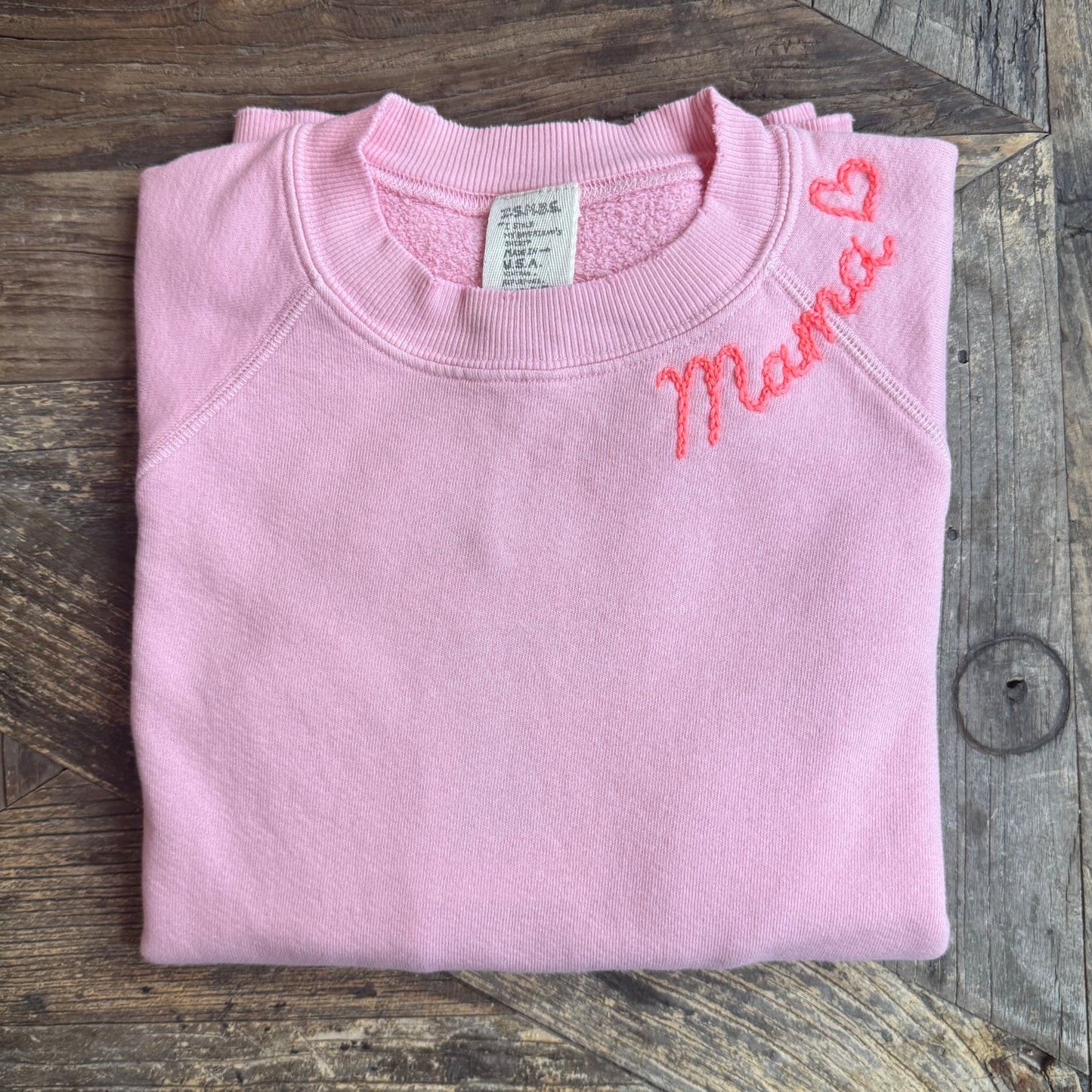 mama❤️ Sweatshirts (20 Colors)