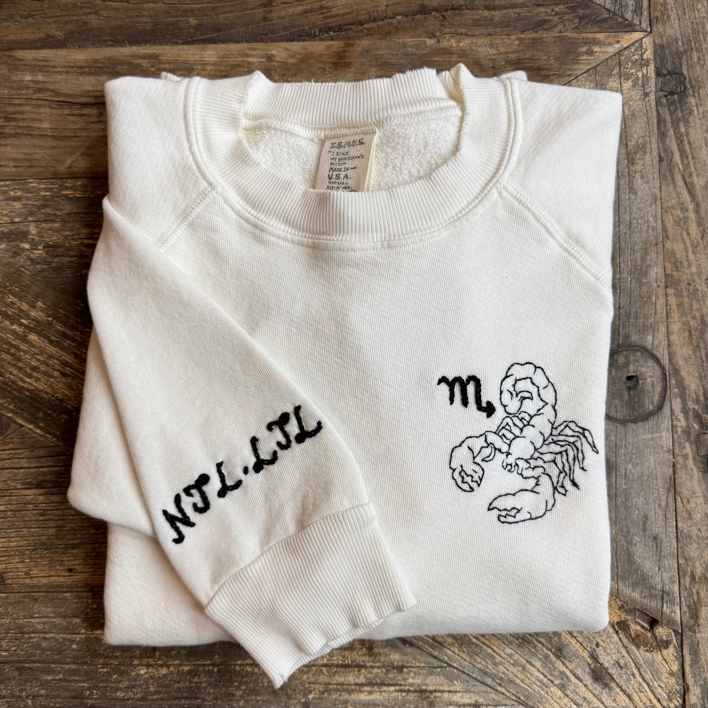 Choose Your Horoscope with your Initial Sweatshirts (16Colors)