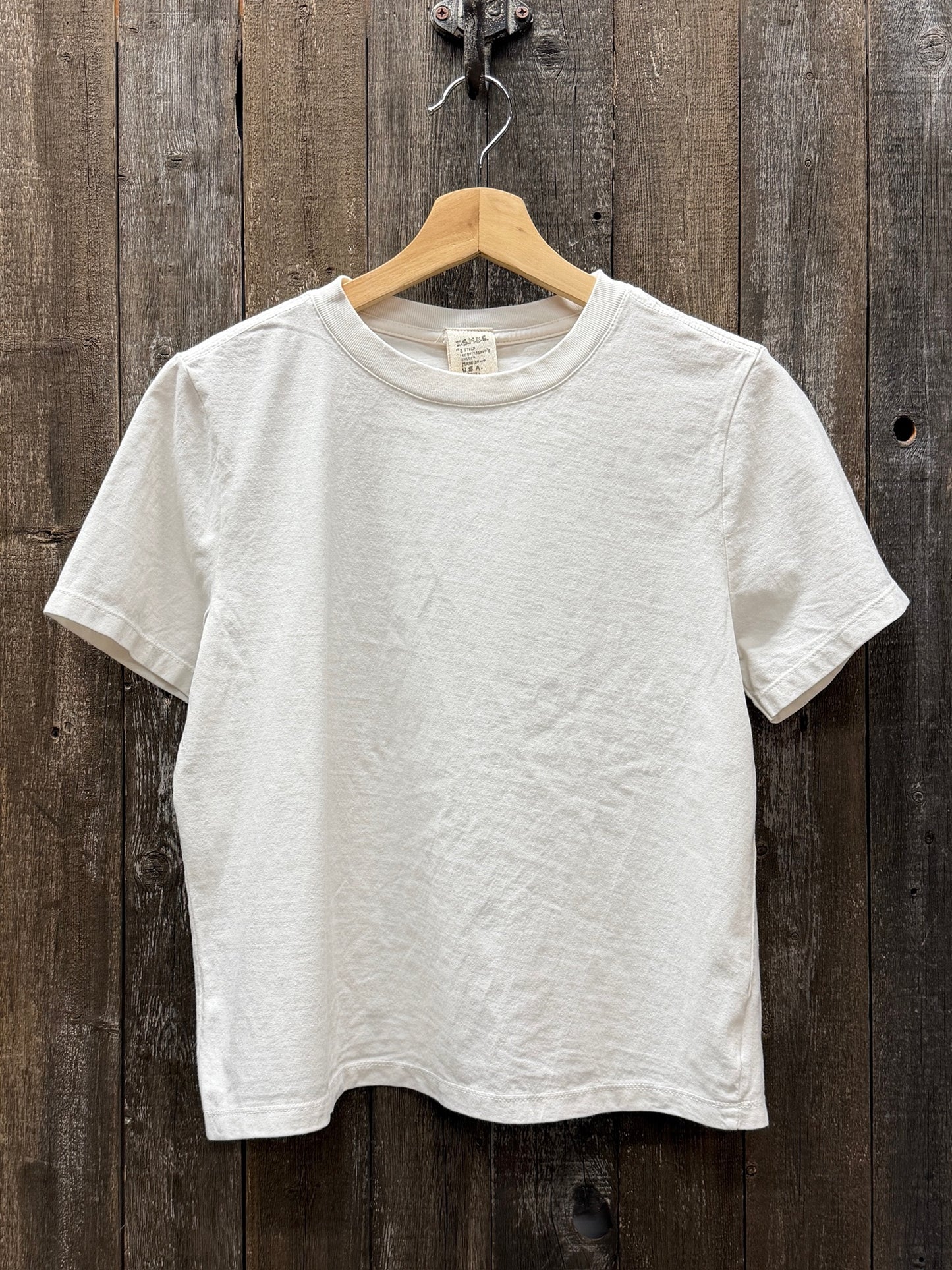 '26 EVERYDAY TEE WITH CUSTOM HAND EMBROIDERY (4 Colors)