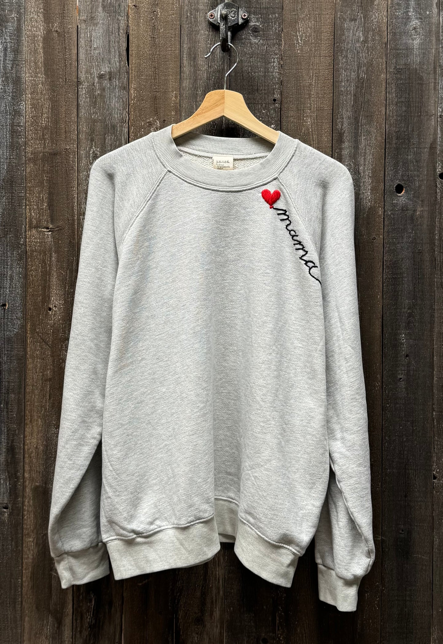 ❤️balloon w/ Personalized Hand Embroidery Sweatshirt (11 Colors)