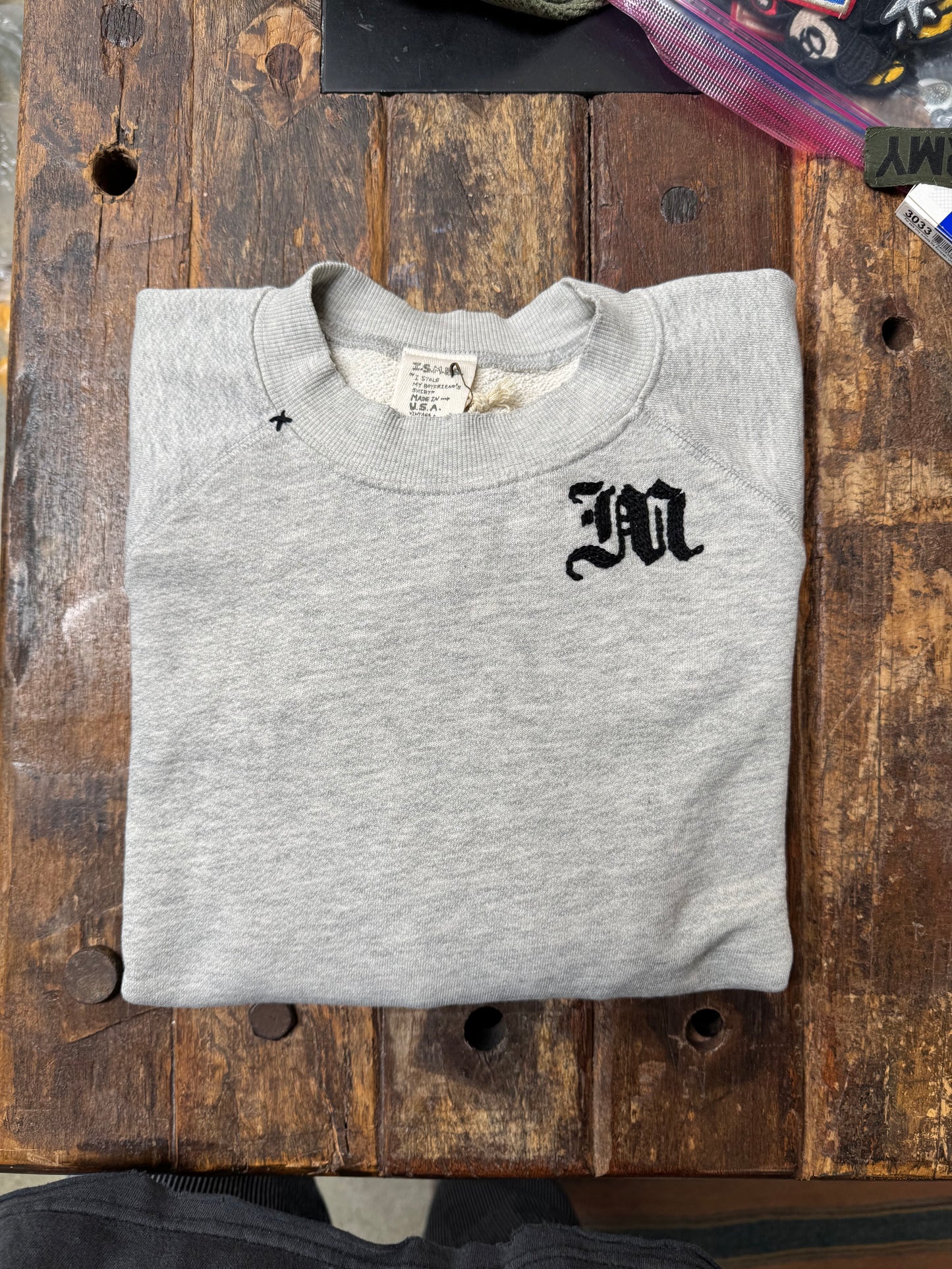 Gothic Font Monogram(Choose Your Alphabet) Sweatshirt(11Colors)