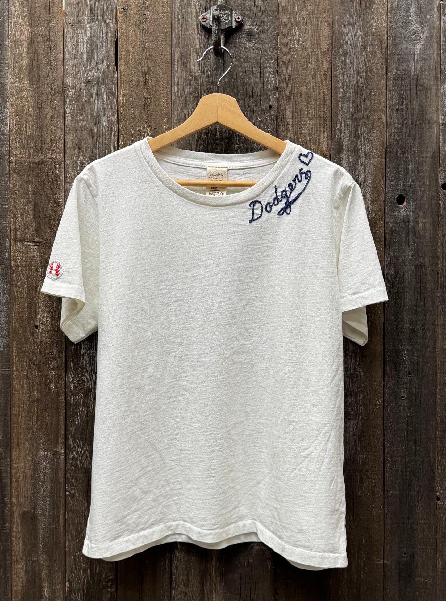 S/S TEE SPORTS LOGO WITH PERSONALIZED HAND EMBROIDERY