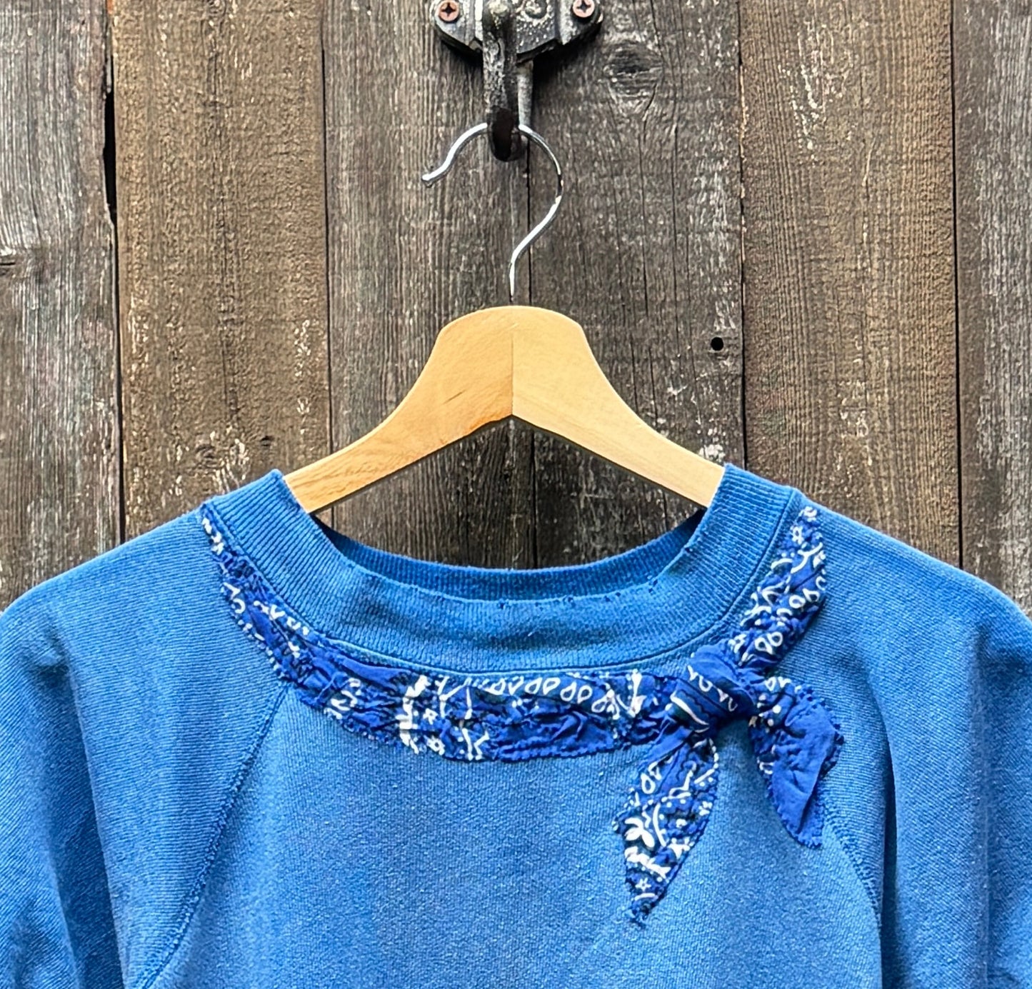 VINTAGE SHORTY/LONG SLEEVE SWEATSHIRT WITH  BANDANA