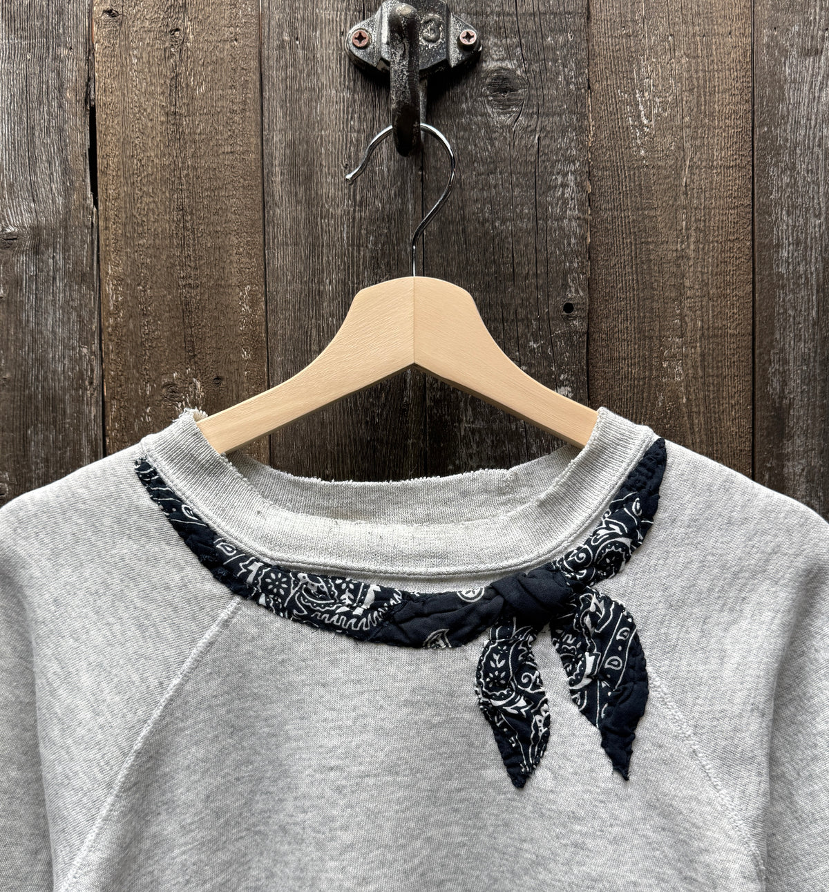 VINTAGE SHORTY/LONG SLEEVE SWEATSHIRT WITH  BANDANA