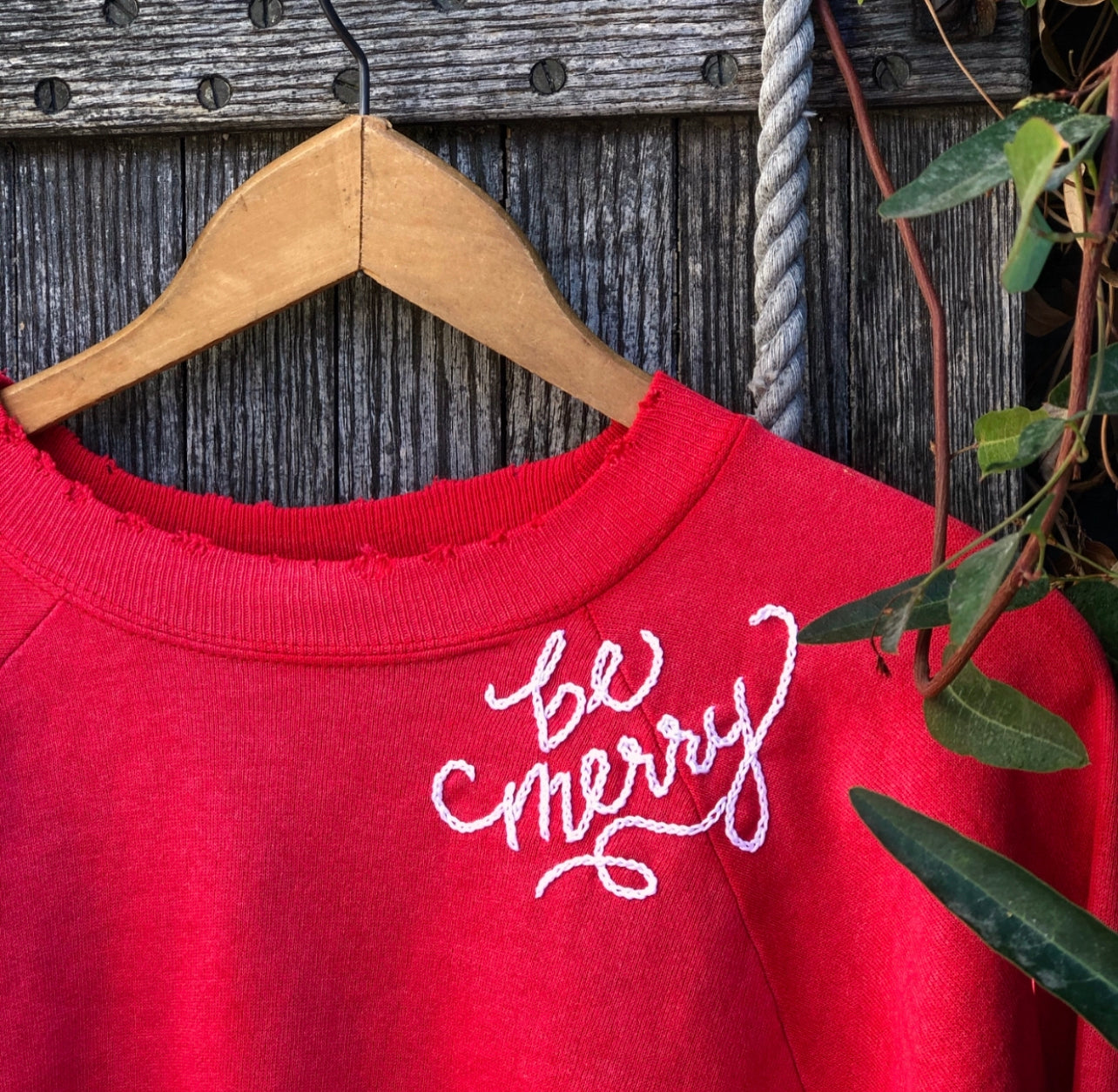 Be Merry Embroidery Sweatshirt(6Colors)