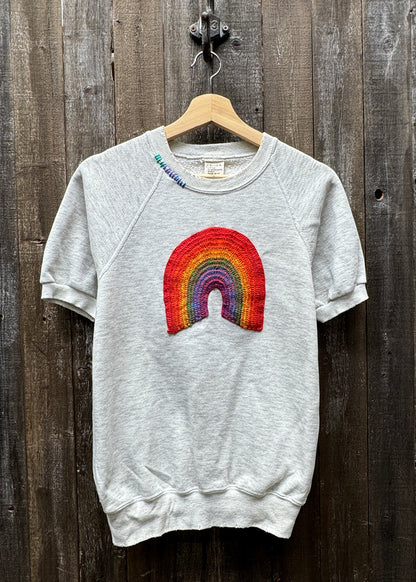 VINTAGE SHORTY/LONG SLEEVE SWEATSHIRT WITH CROCHET RAINBOW PATCH