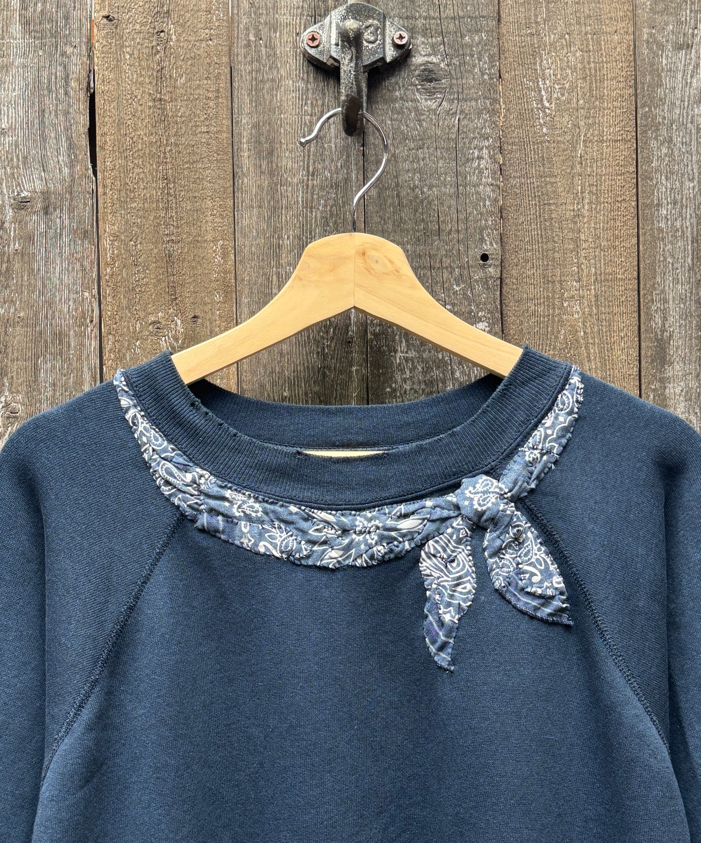 VINTAGE SHORTY/LONG SLEEVE SWEATSHIRT WITH  BANDANA