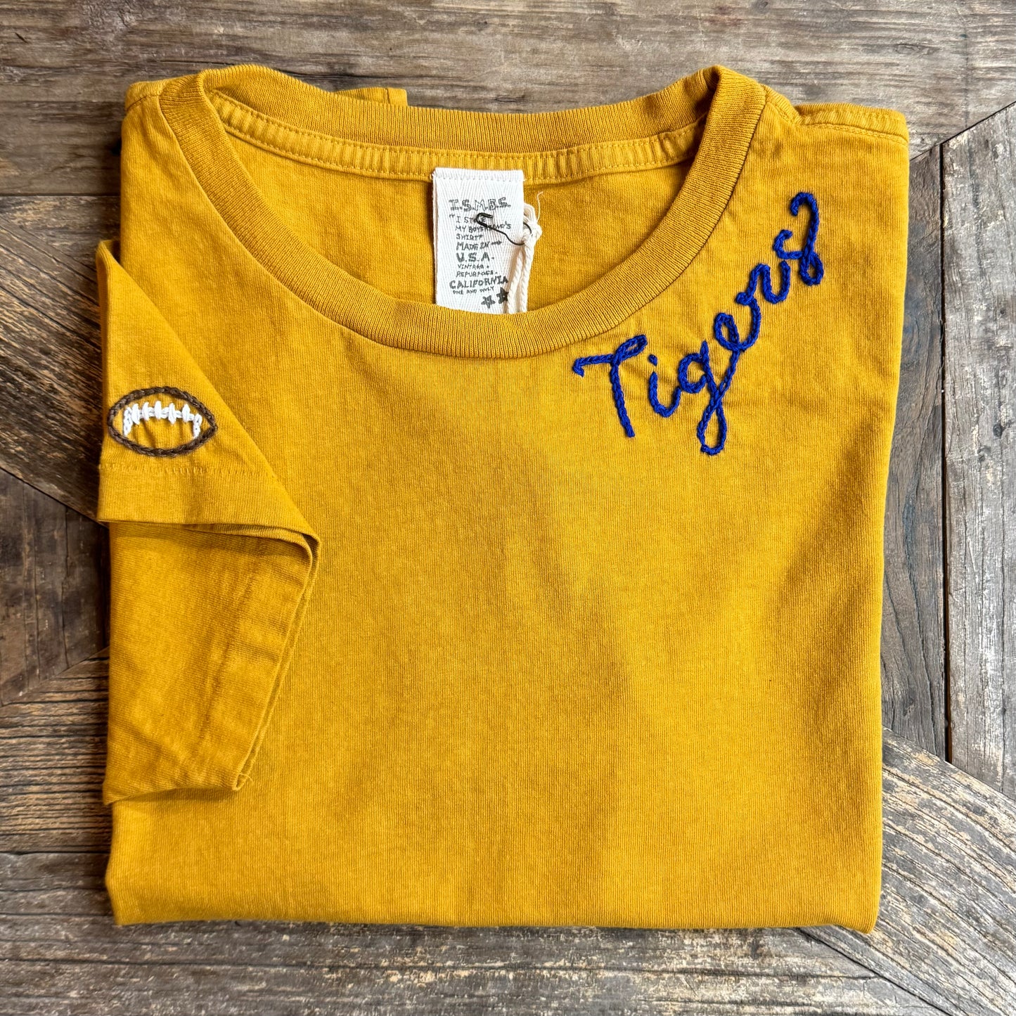 S/S TEE SPORTS LOGO WITH PERSONALIZED HAND EMBROIDERY