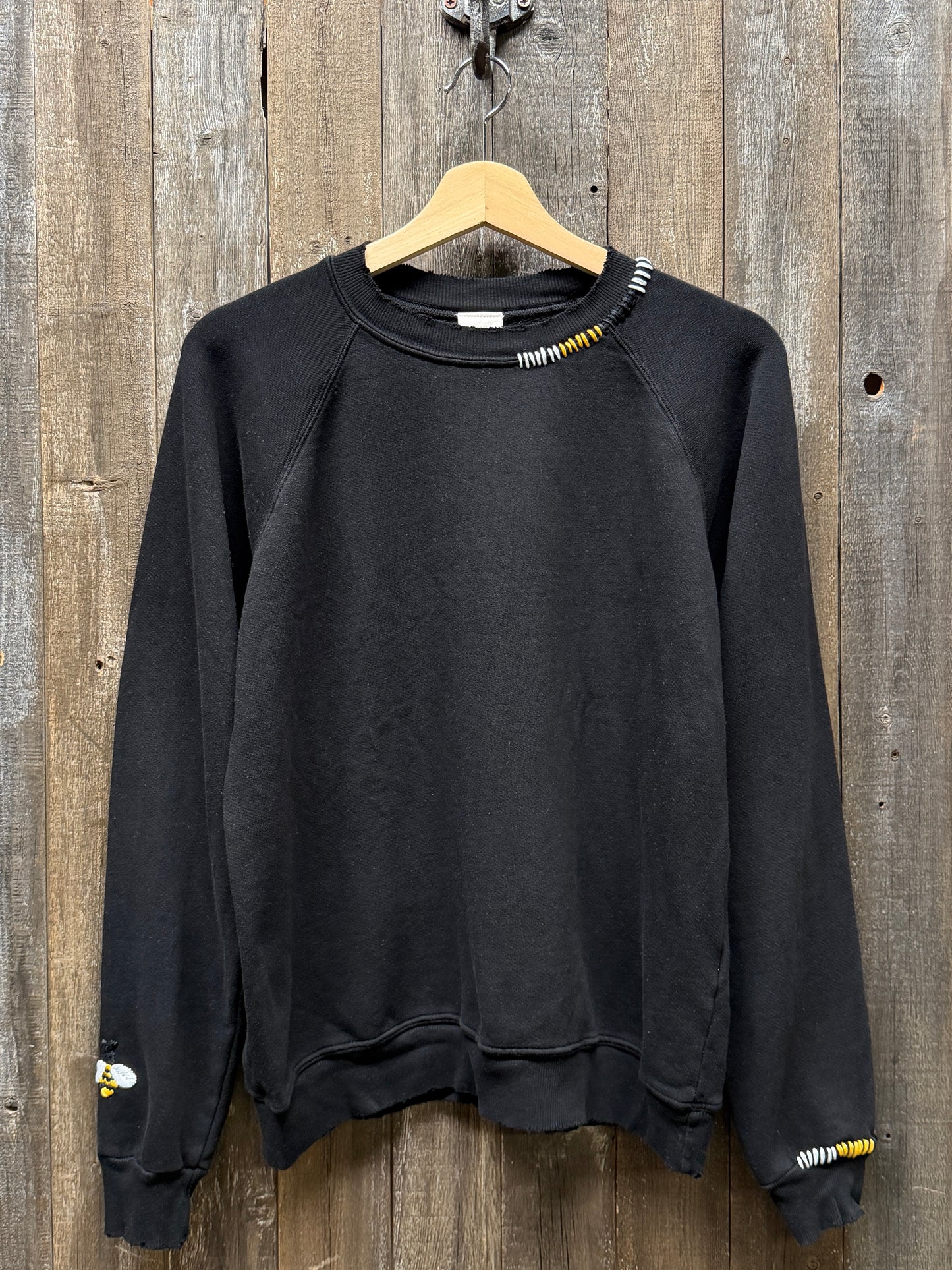 Bee Sweatshirt Hand Embroidery -M