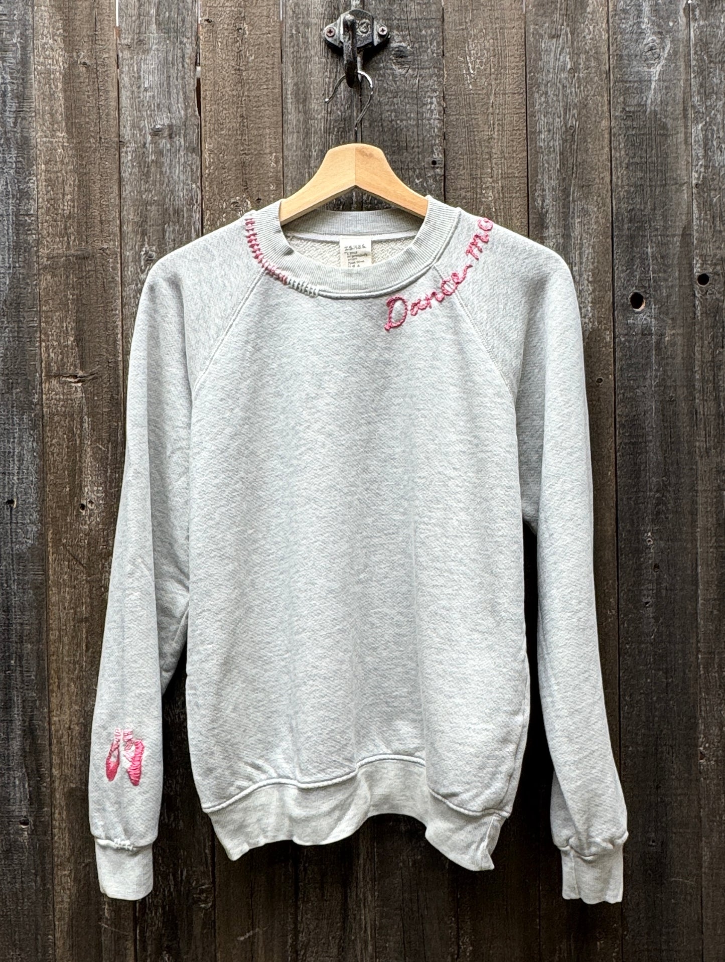 Dance Mom 🩰 Personalized Hand Embroidery Sweatshirt (15 Colors)